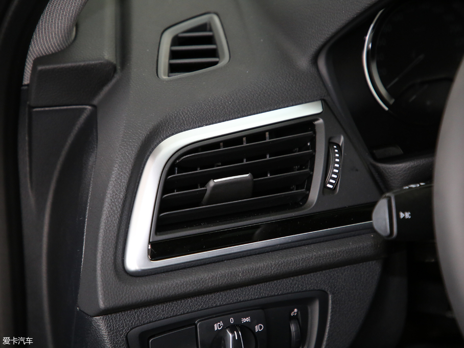 2019R1ϵ 118i M\b