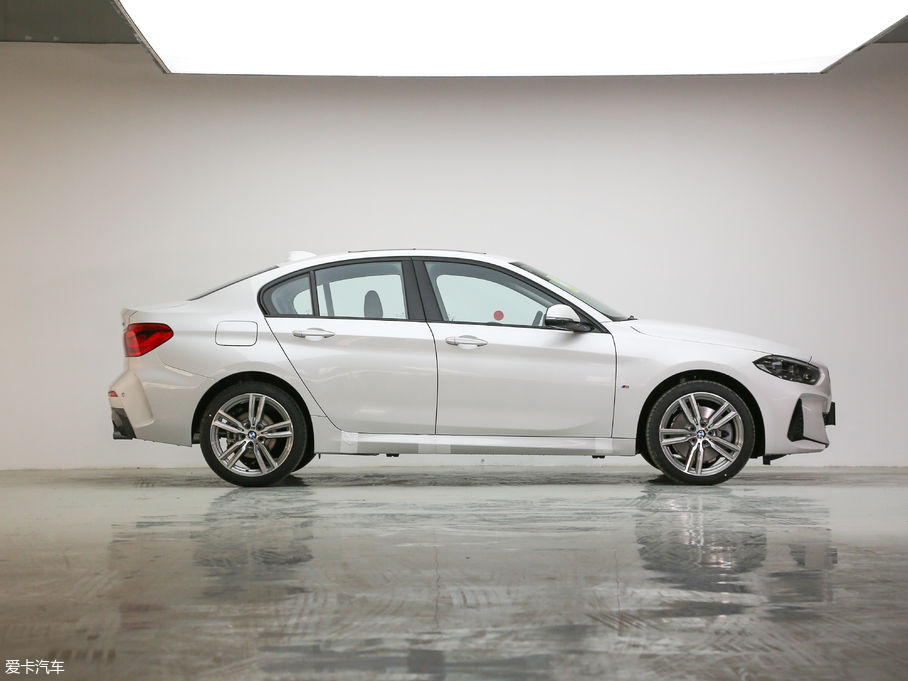 2019R1ϵ 120i IM\b