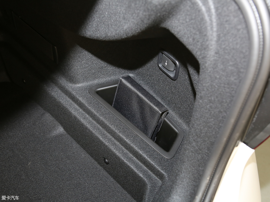 2019R1ϵ 120i IM\b