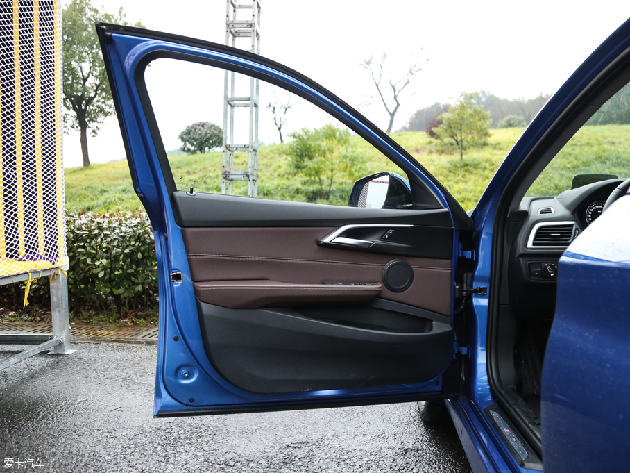 2019R1ϵ 118i M\b