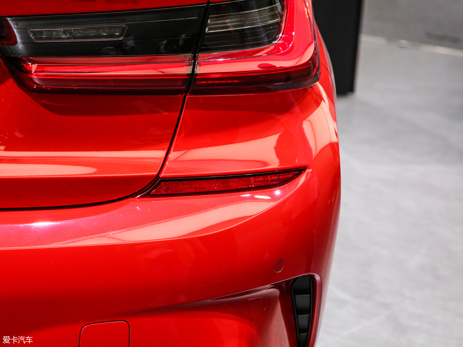 2020R3ϵ 325Li M\b