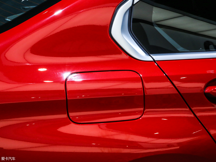 2020R3ϵ 325Li M\b