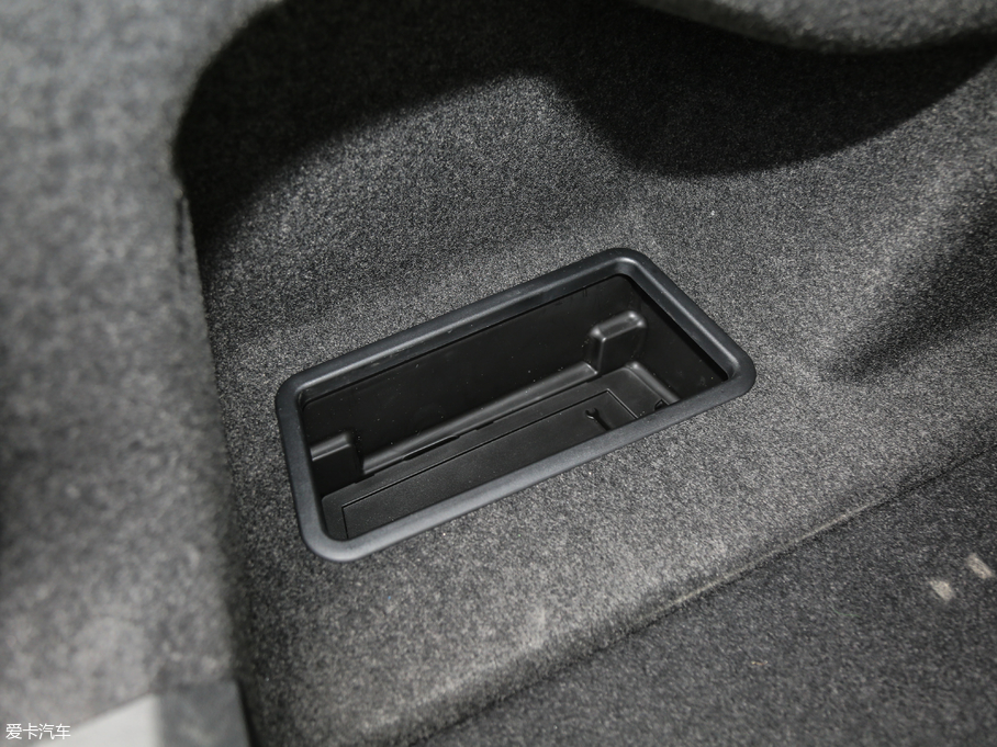 2020R3ϵ 325Li M\ҹb