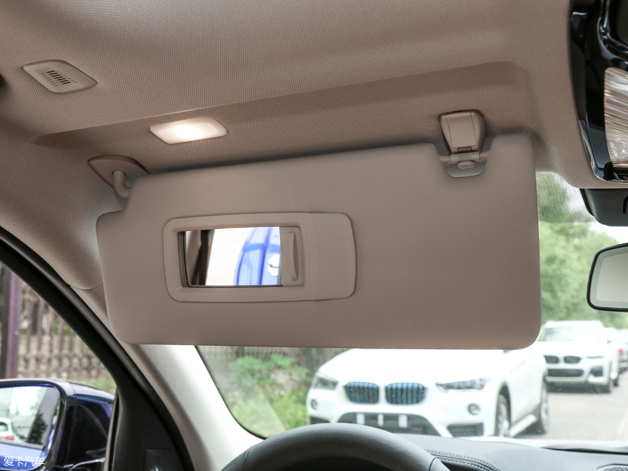 2020R3ϵ 325Li M\ҹb