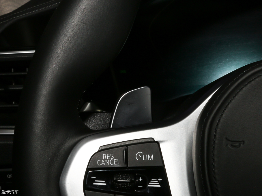 2020R3ϵ 325Li M\b