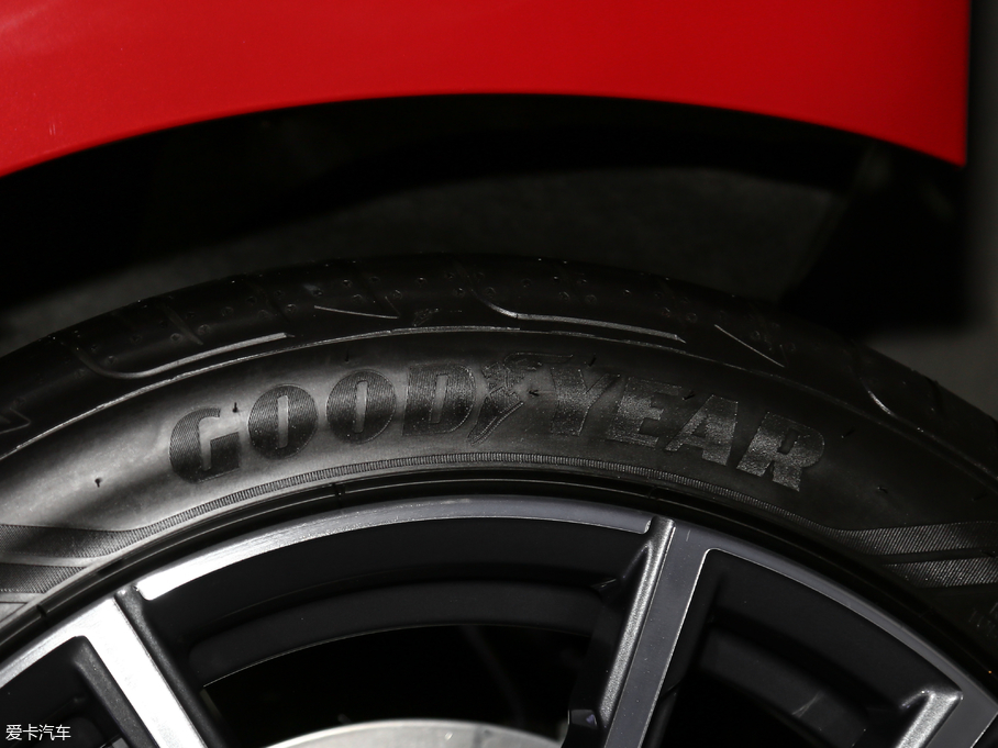 2020R3ϵ 325Li M\b