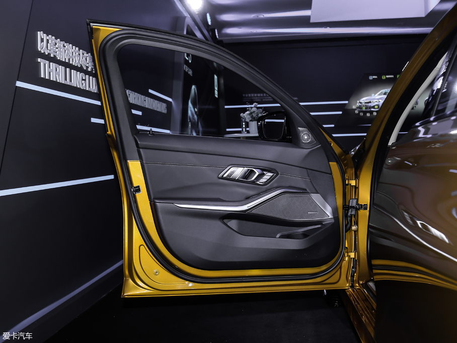 2020��R3ϵ 325i M�\����ҹ���b