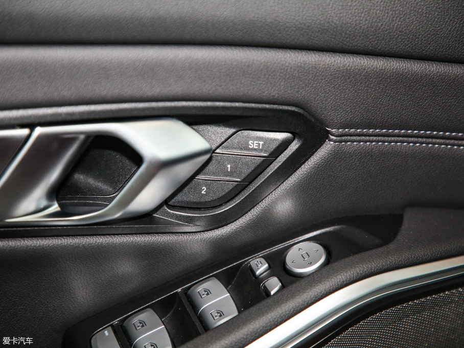 2020R3ϵ 325Li M\b