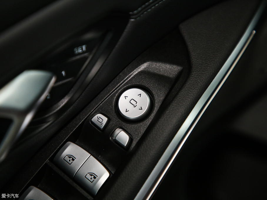 2020R3ϵ 325Li M\b