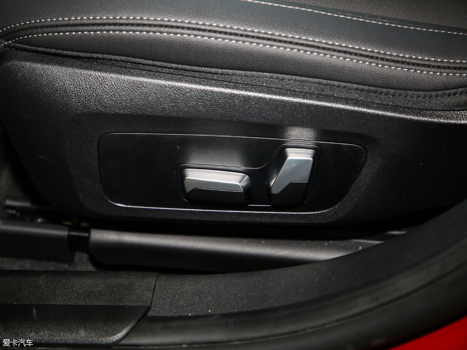 2020R3ϵ 325Li M\b