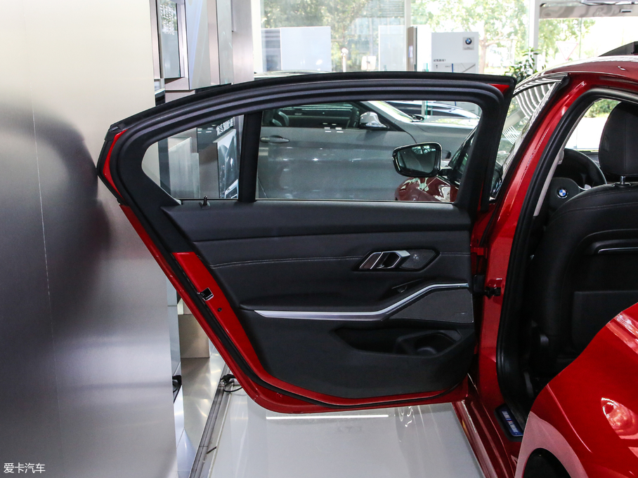 2020R3ϵ 325Li M\b