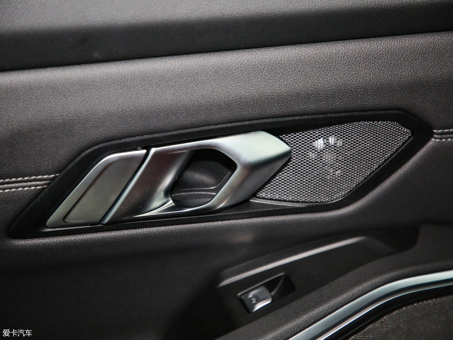 2020R3ϵ 325Li M\(yn)(dng)b