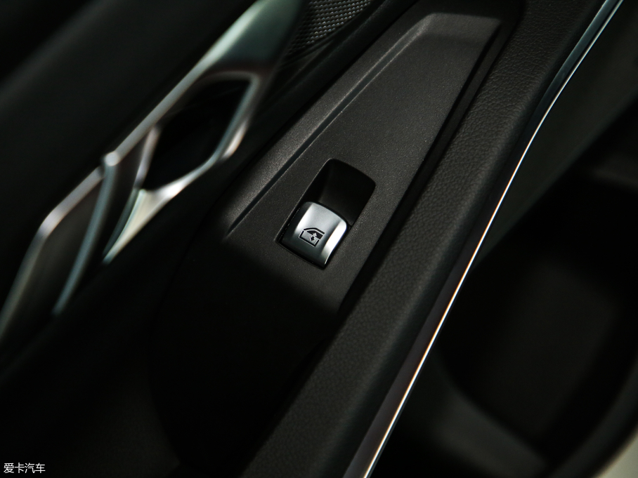 2020R3ϵ 325Li M\b