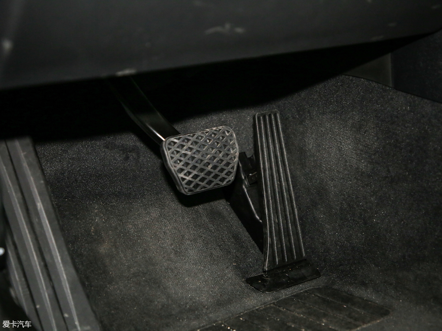 2020R3ϵ 325Li M\b