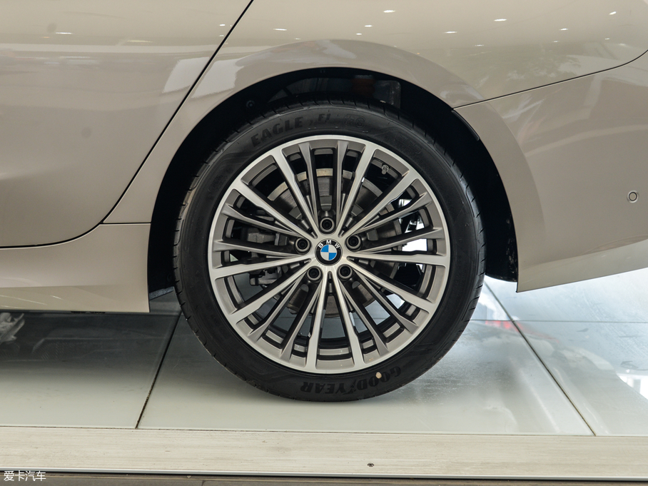 2020R3ϵ 325Li M\b