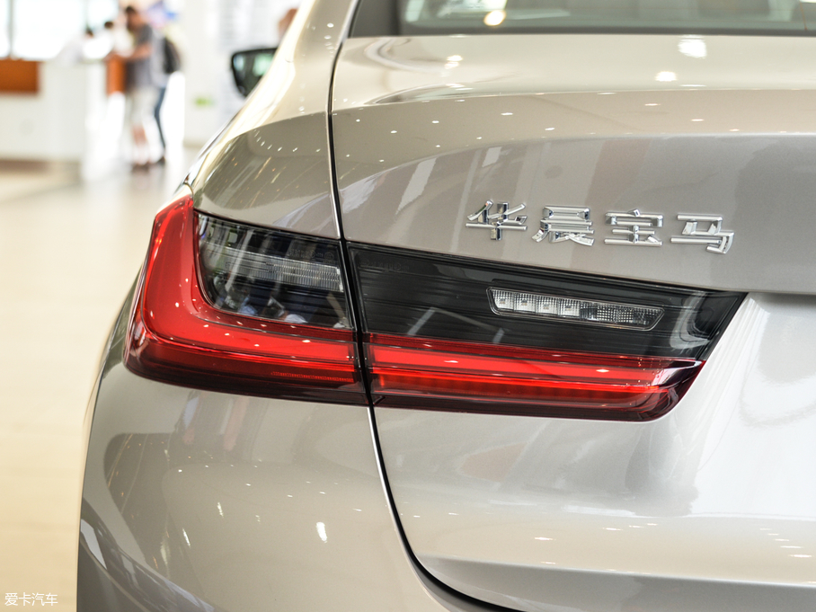 2020R3ϵ 325Li M\b