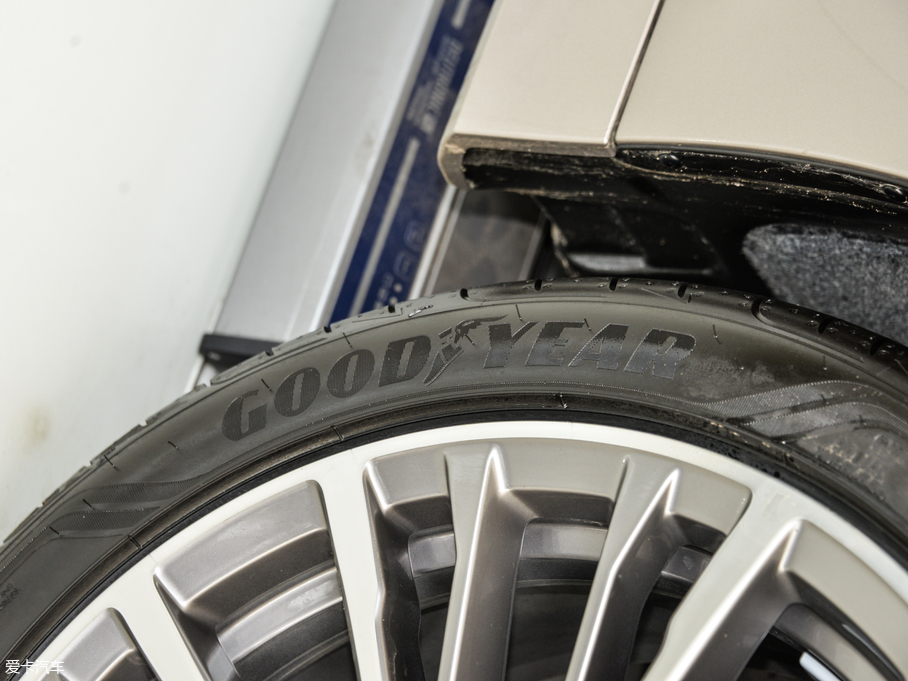 2020R3ϵ 325Li M\(yn)b