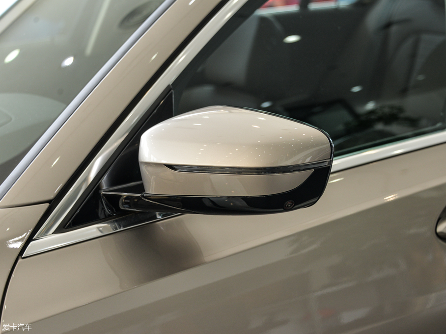 2020R3ϵ 325Li M\b