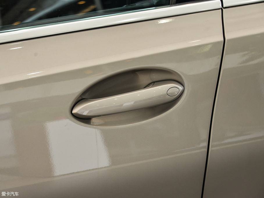 2020R3ϵ 325Li M\b