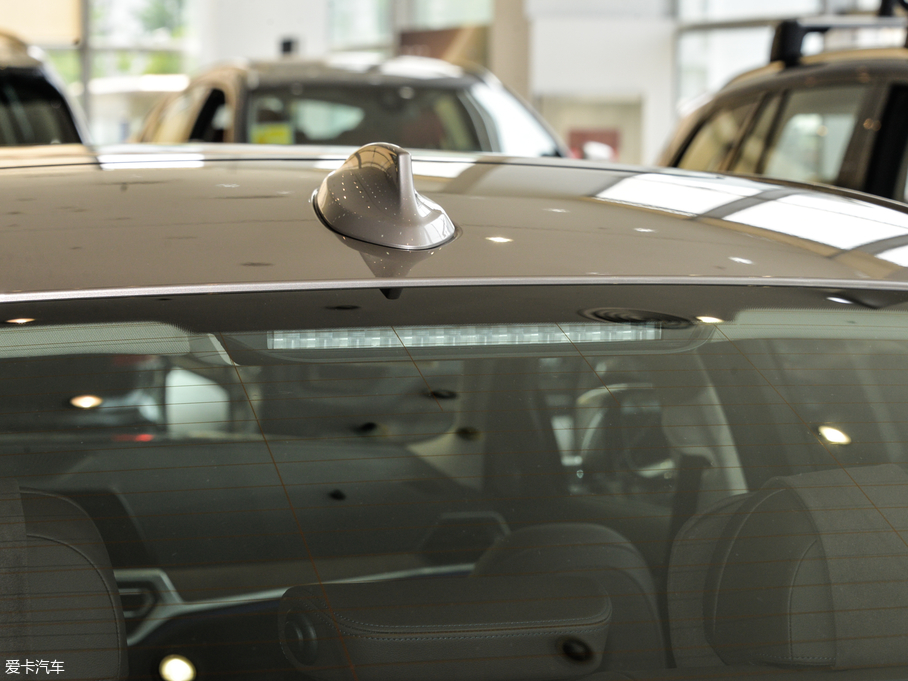 2020R3ϵ 325Li M\b