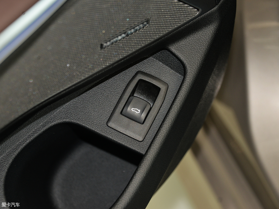 2020R3ϵ 325Li M\b