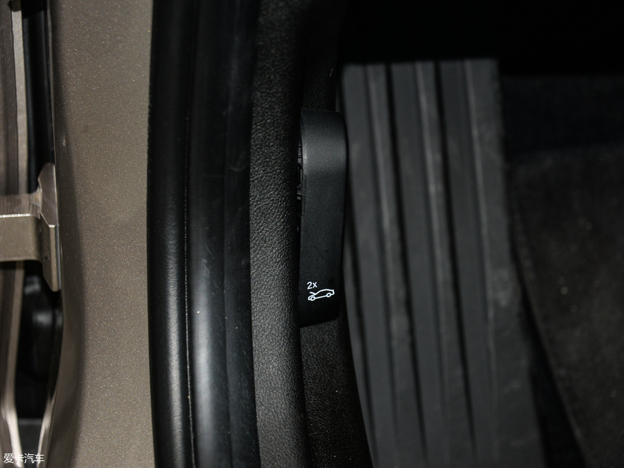 2020R3ϵ 325Li M\b