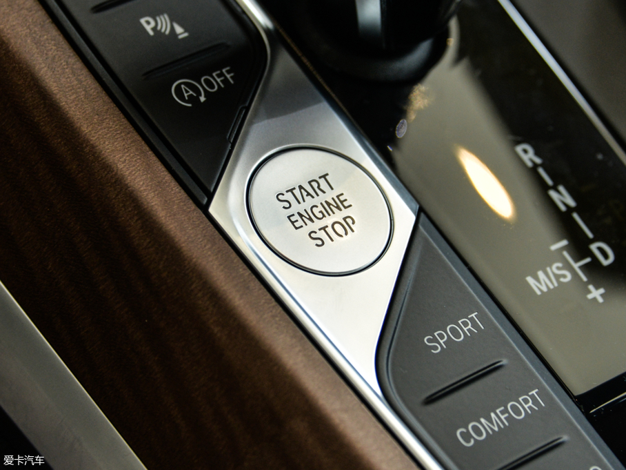 2020R3ϵ 325Li M\(yn)(dng)b