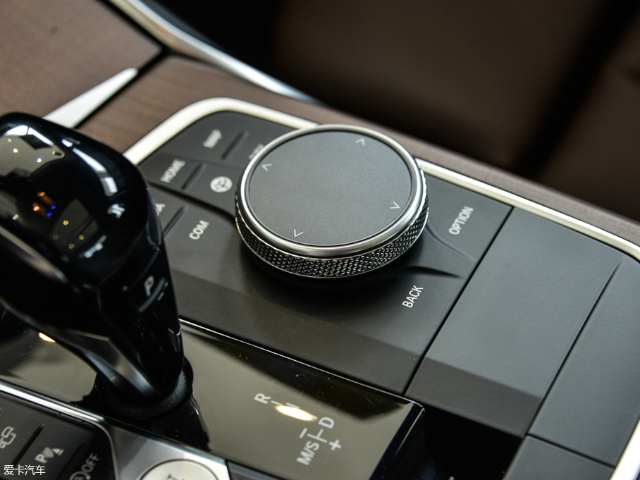 2020R3ϵ 325Li M\b