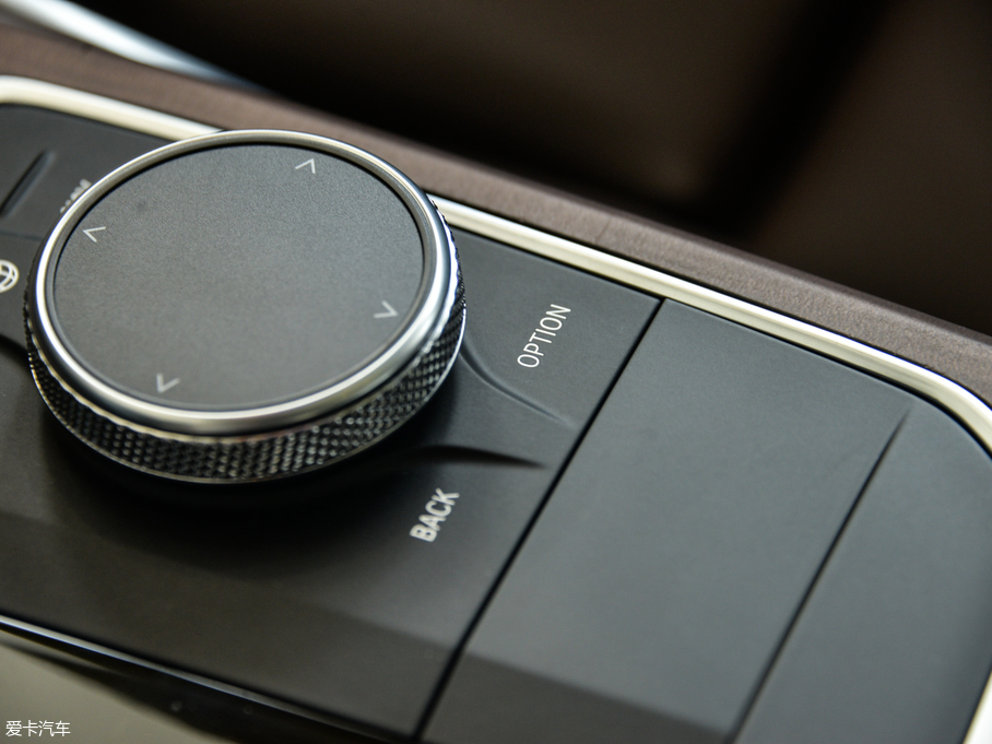 2020R3ϵ 325Li M\b