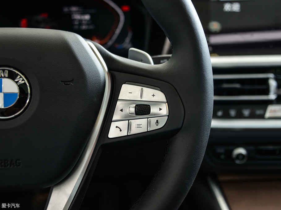 2020R3ϵ 325Li M\b