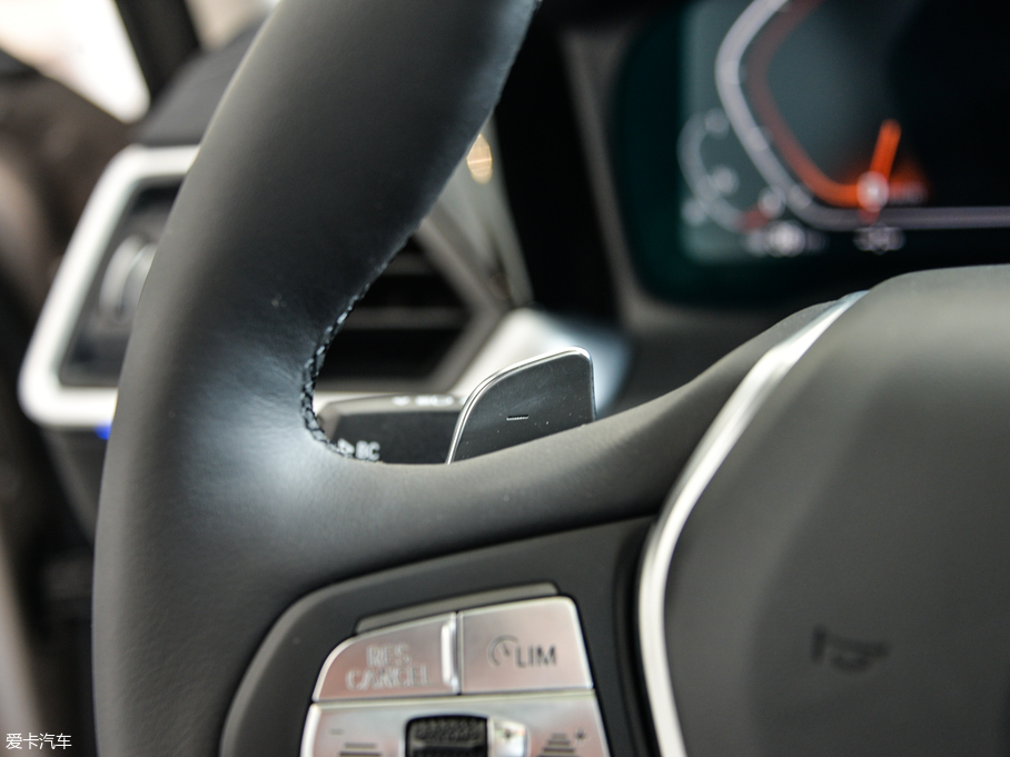 2020R3ϵ 325Li M\b