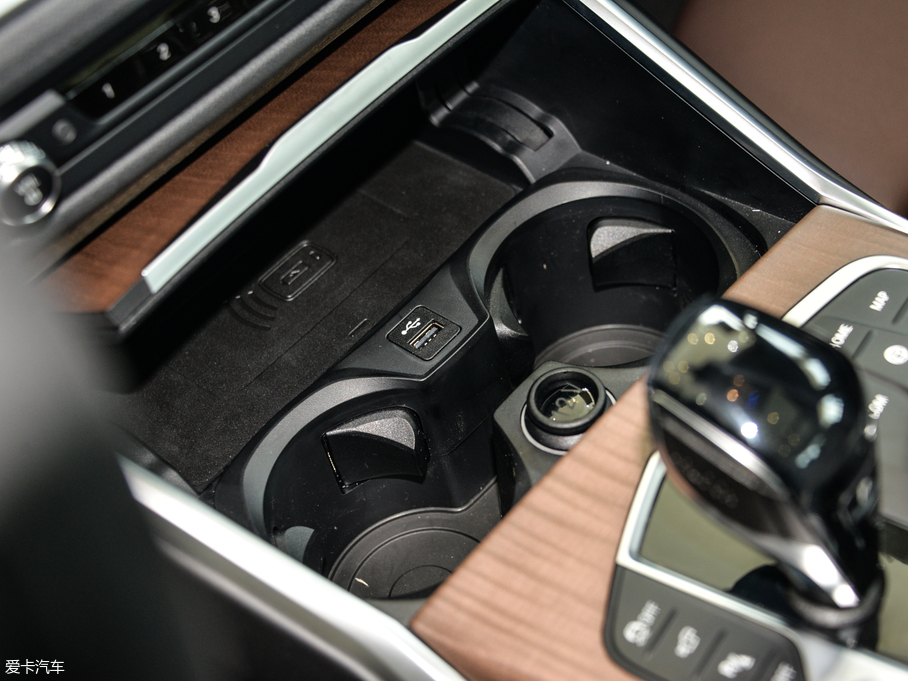 2020R3ϵ 325Li M\b