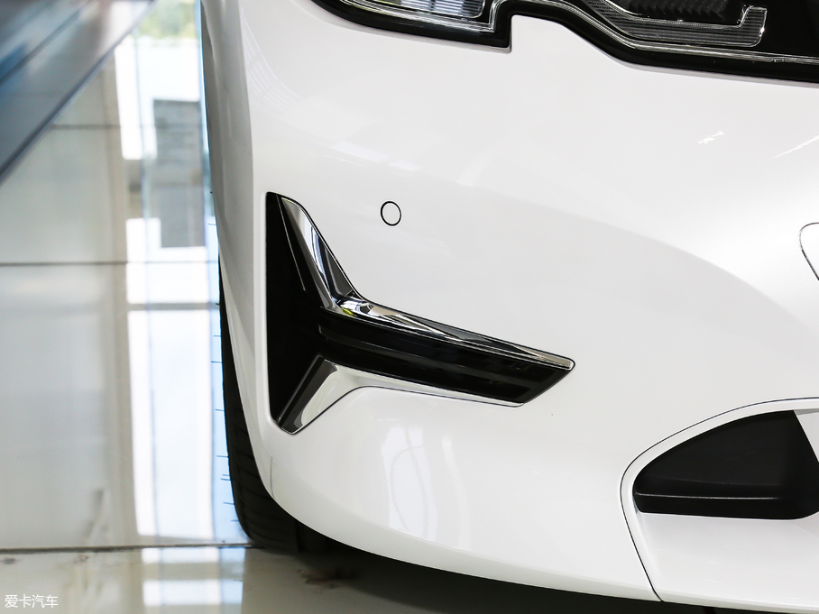 2020R3ϵ 325Li װl