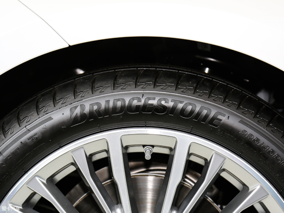 2020R3ϵ 325Li װl(f)