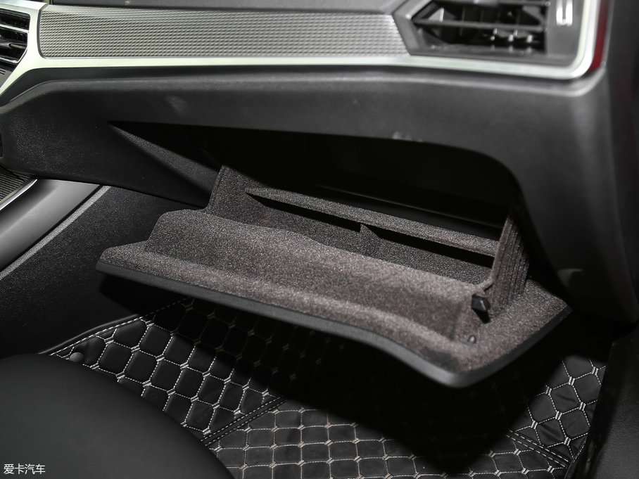 2020R3ϵ 325Li M\ҹb