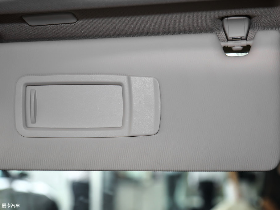 2020R3ϵ 325Li M\ҹb