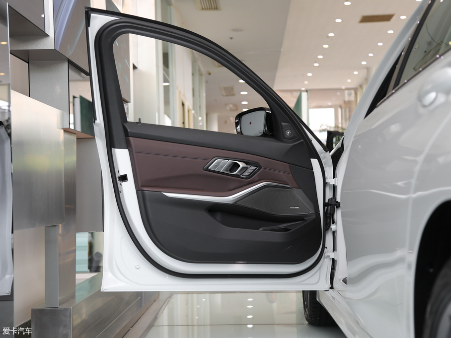 2020R3ϵ 325Li M\ҹb