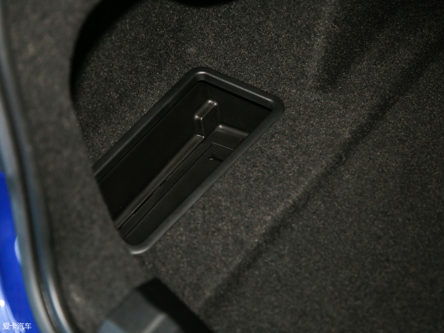 2020R3ϵ 325Li M\b