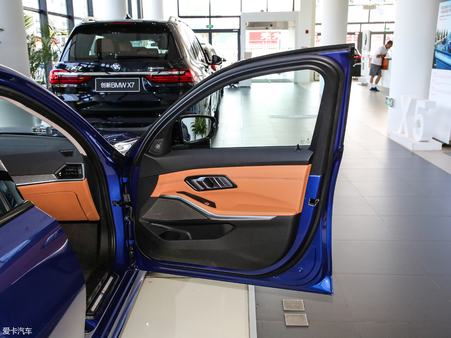 2020R3ϵ 325Li M\b