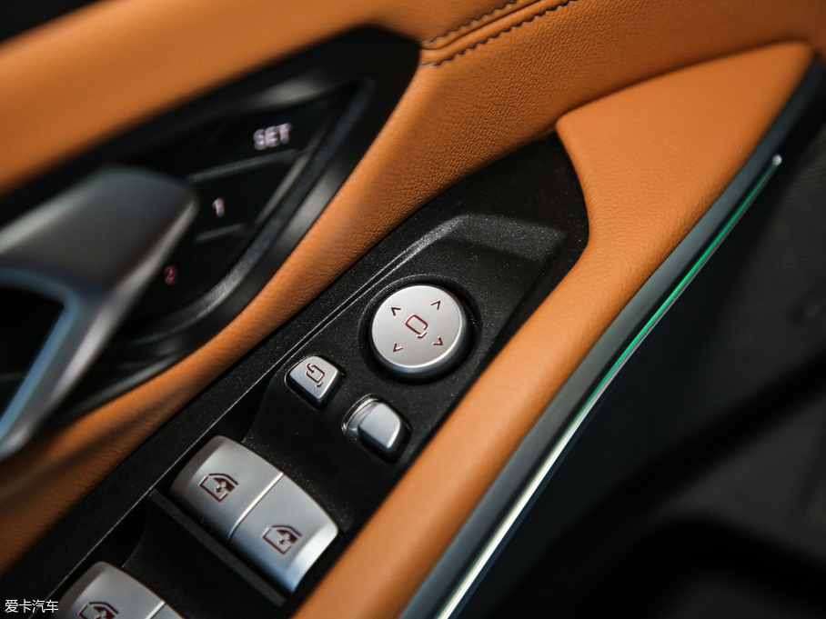 2020R3ϵ 325Li M\b