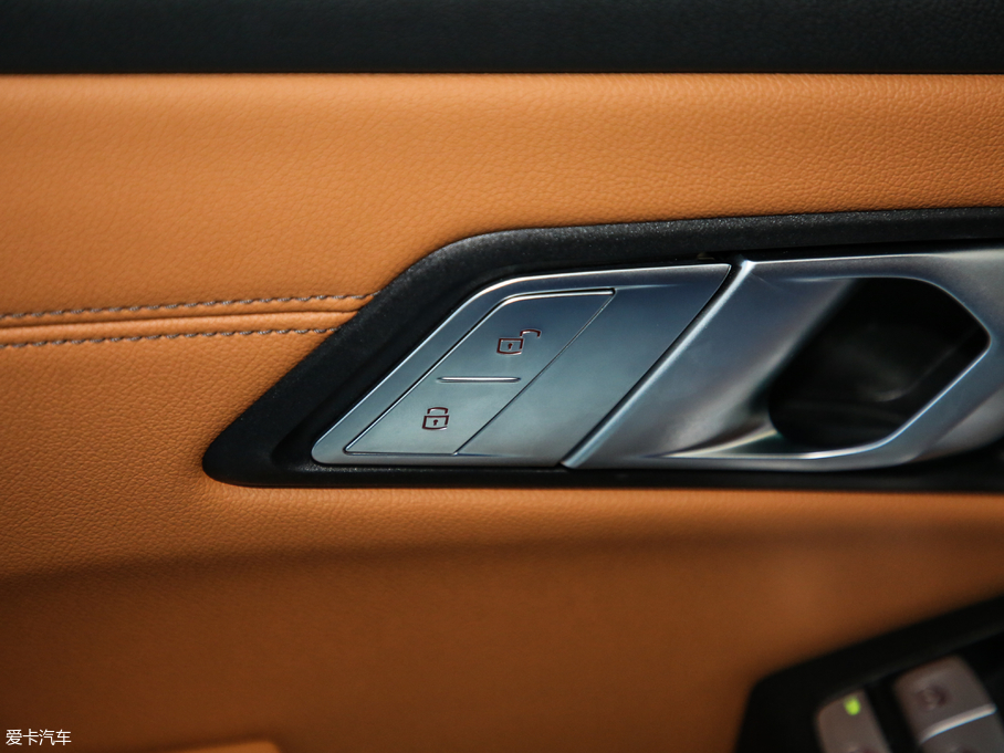 2020R3ϵ 325Li M\b