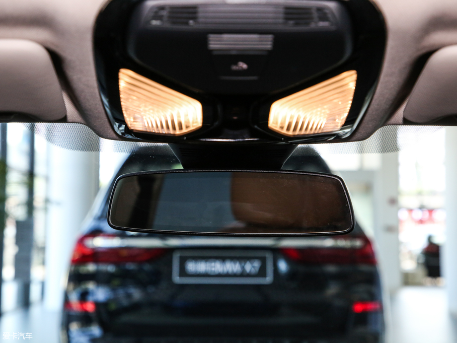 2020R3ϵ 325Li M\b