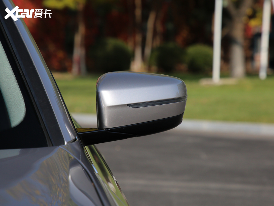 2020R3ϵ 325Li װl