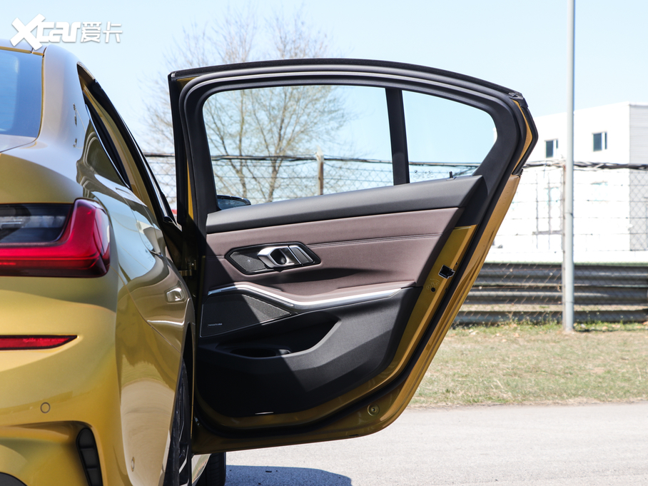 2020��R3ϵ 330i M�\����ҹ���b