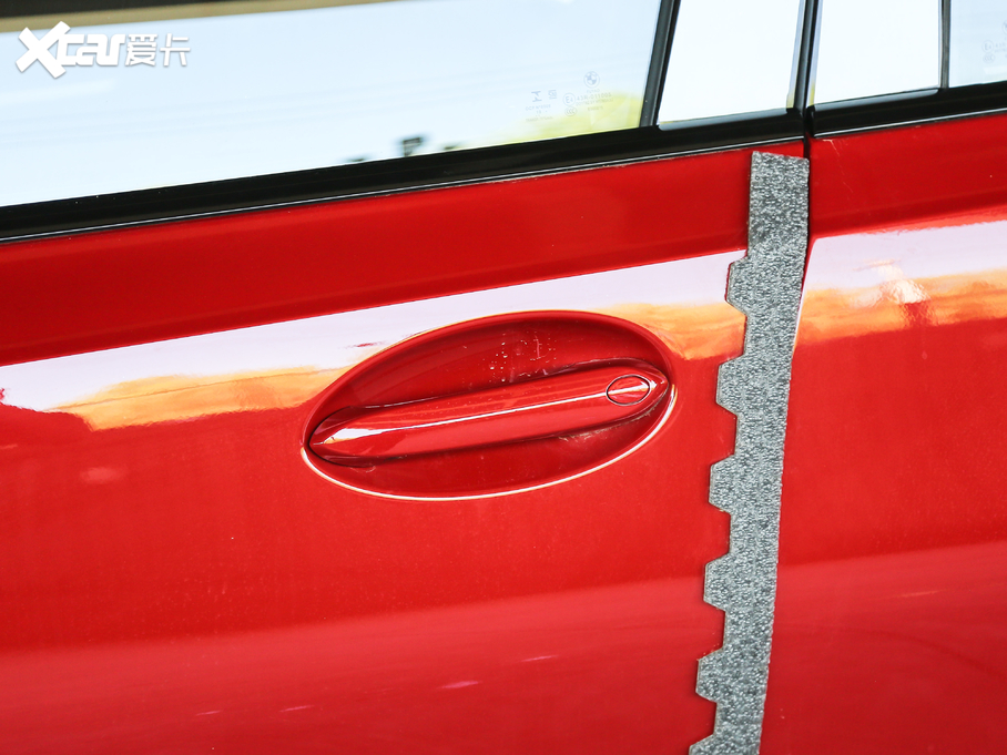 2020��R3ϵ �Ŀ� 325Li M�\����ҹ���b