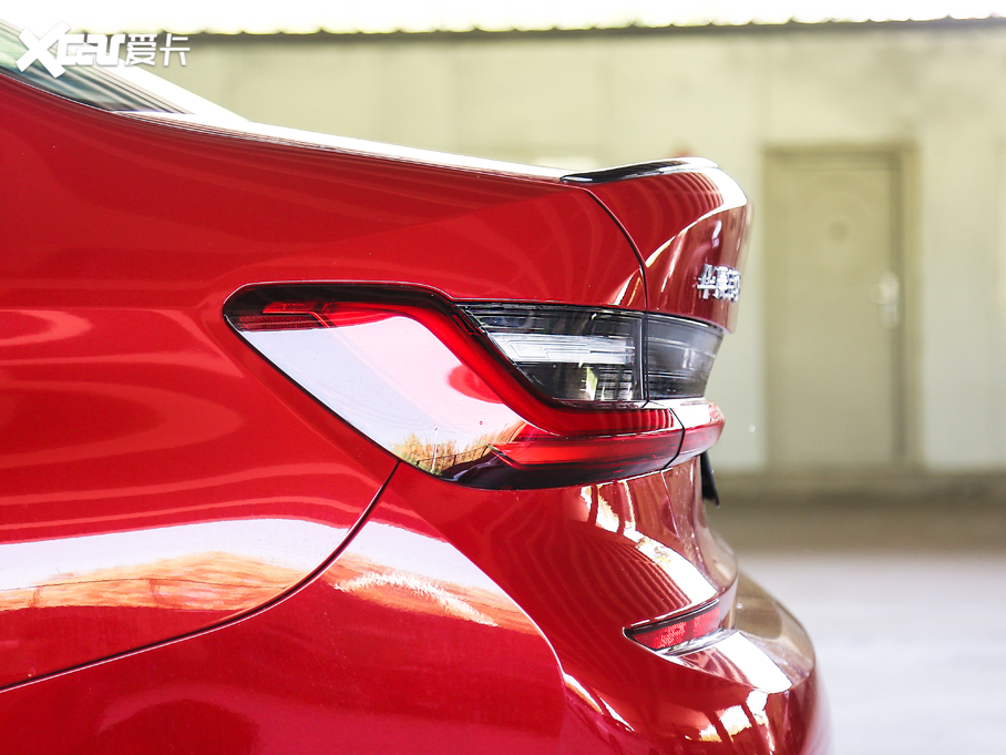 2020R3ϵ Ŀ 325Li M\ҹb