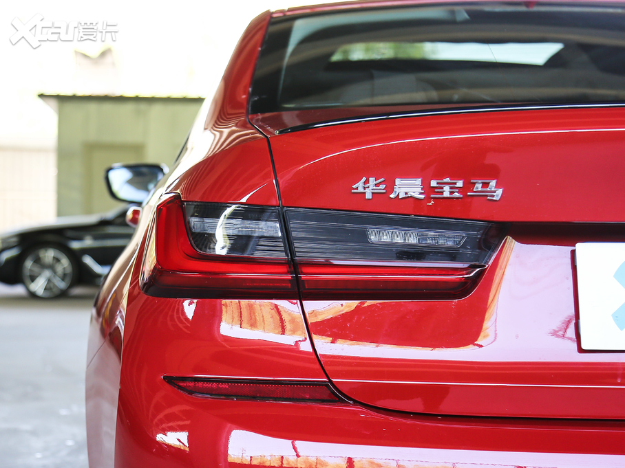 2020��R3ϵ �Ŀ� 325Li M�\����ҹ���b