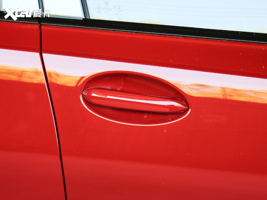 2020��R3ϵ �Ŀ� 325Li M�\����ҹ���b