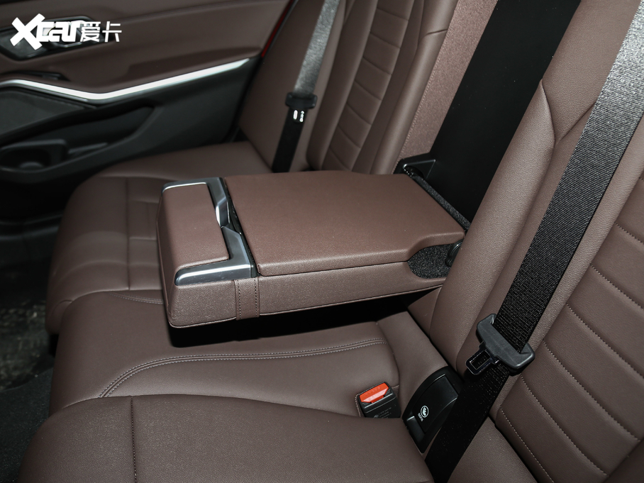 2020��R3ϵ �Ŀ� 325Li M�\����ҹ���b