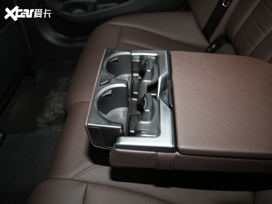 2020��R3ϵ �Ŀ� 325Li M�\����ҹ���b